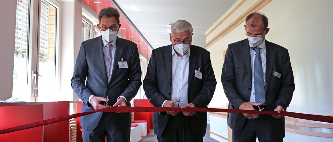 Staatssekretär Rüdiger Malter, Finanzminister Michael Richter und Dr. Johann Bizer (v.l.)