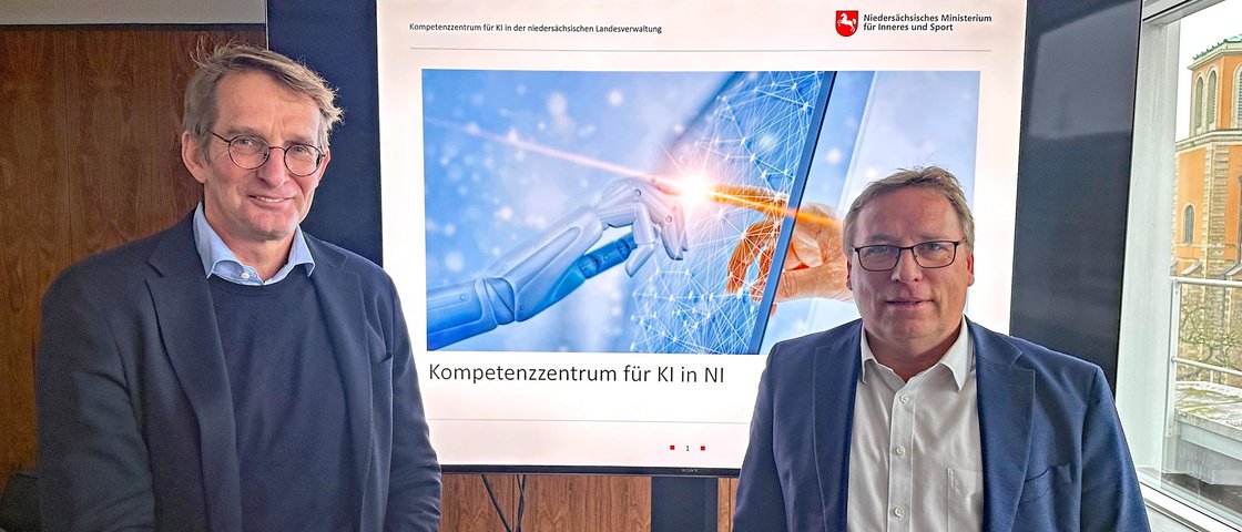 Torsten Koß (Vorstand Dataport, li.) und Horst Baier (CIO Niedersachsen)