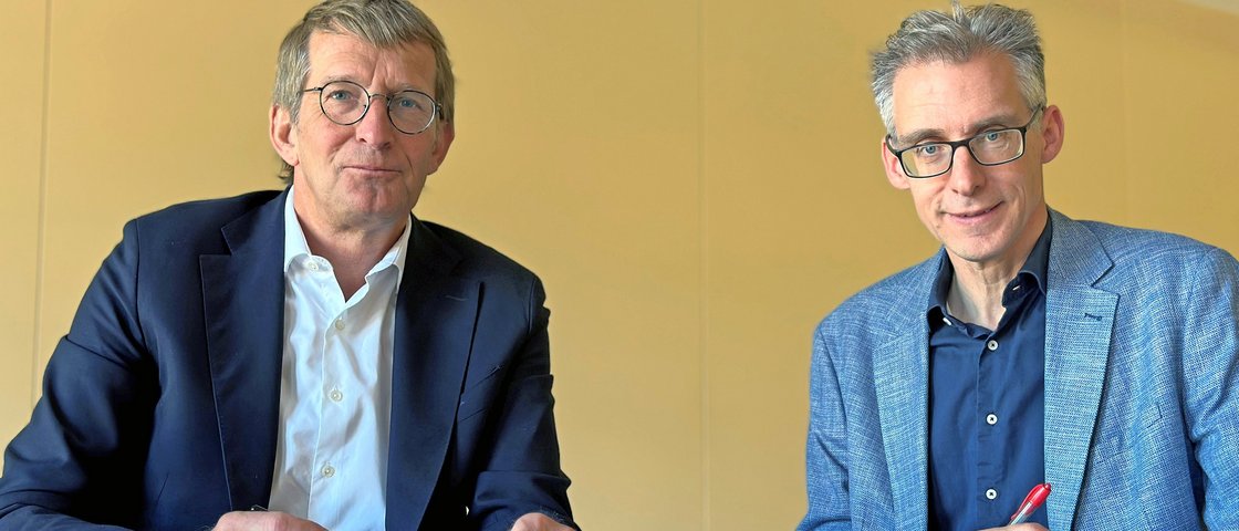 Torsten Koß, Vorstand Digitalisierung von Dataport (l.) und Martin Hagen, Staatsrat für Haushalt, Personal und IT beim Senator für Finanzen der Freien Hansestadt Bremen