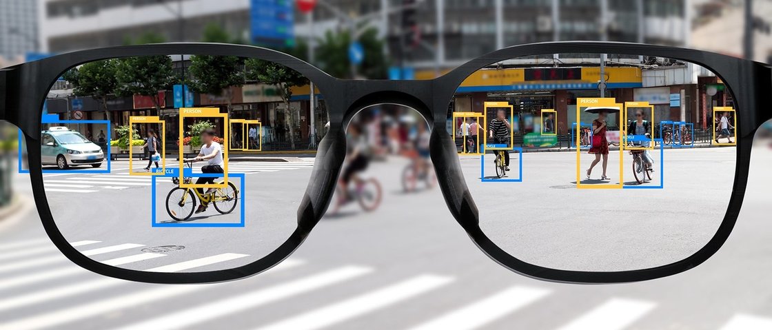 Bild: Brille und Straße