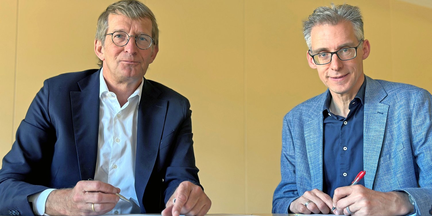 Torsten Koß, Vorstand Digitalisierung von Dataport (l.) und Martin Hagen, Staatsrat für Haushalt, Personal und IT beim Senator für Finanzen der Freien Hansestadt Bremen