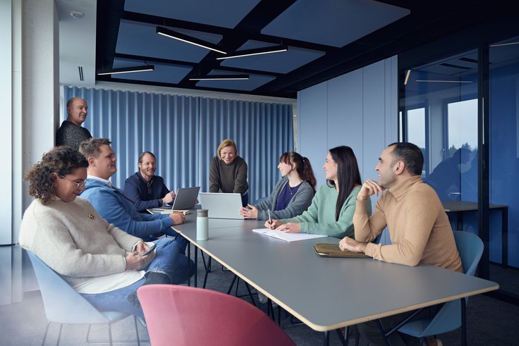 Projektbesprechung im Bereich Softwareentwicklung bei Dataport Dataport-Team in einer Besprechung zur Softwareentwicklung und -testung